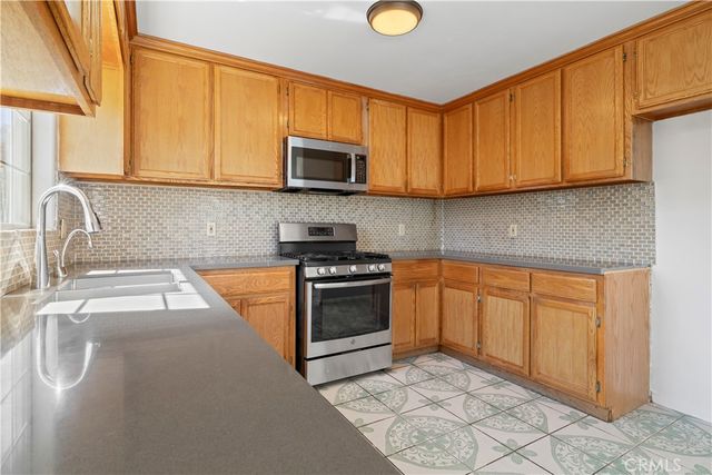 217 E 5th Street, Perris, CA 92570