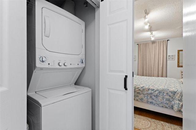 1083 MOTORCOACH DRIVE, Polk City, FL 33868