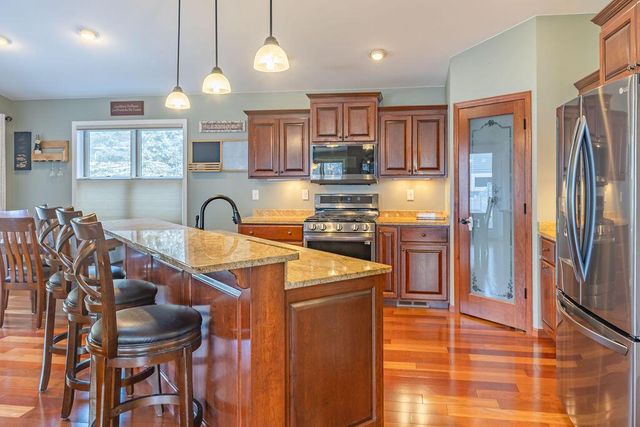 905 Pioneer DRIVE, Holmen, WI 54636