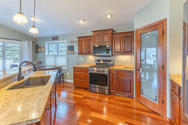 905 Pioneer DRIVE, Holmen, WI 54636