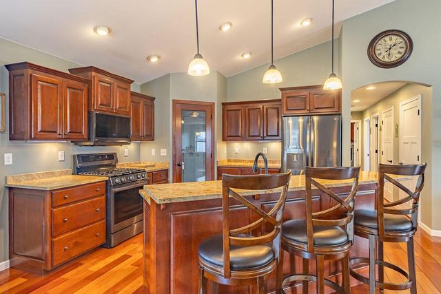 905 Pioneer DRIVE, Holmen, WI 54636