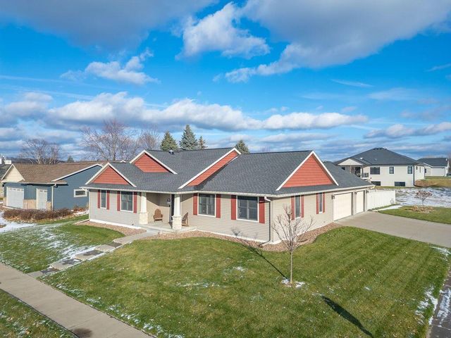 905 Pioneer DRIVE, Holmen, WI 54636