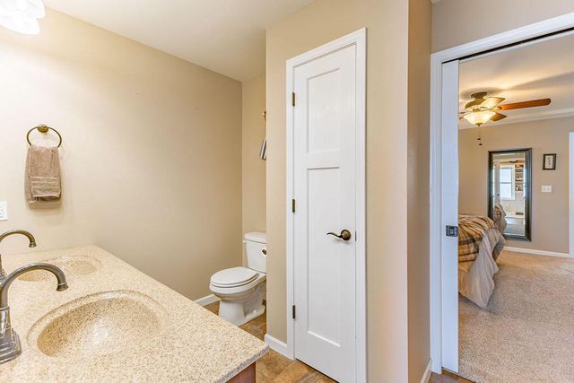 905 Pioneer DRIVE, Holmen, WI 54636