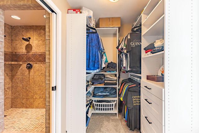 905 Pioneer DRIVE, Holmen, WI 54636