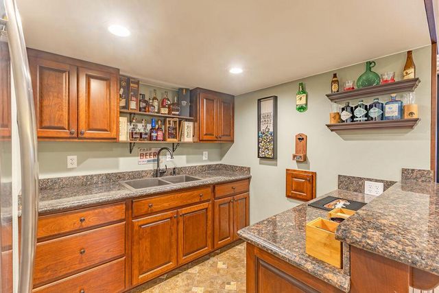 905 Pioneer DRIVE, Holmen, WI 54636