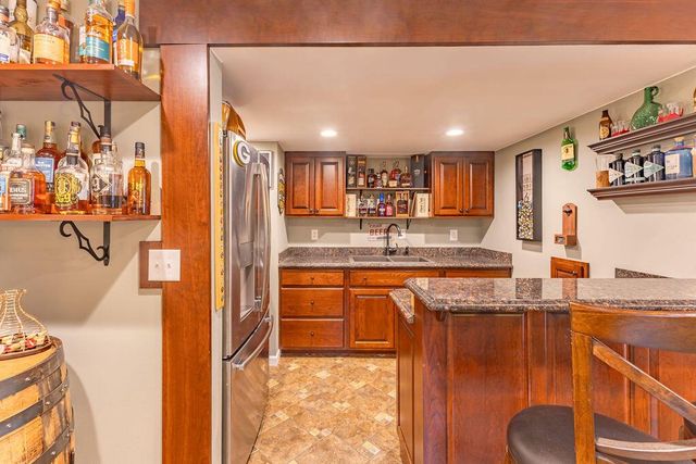 905 Pioneer DRIVE, Holmen, WI 54636