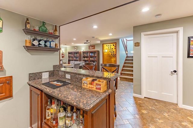 905 Pioneer DRIVE, Holmen, WI 54636