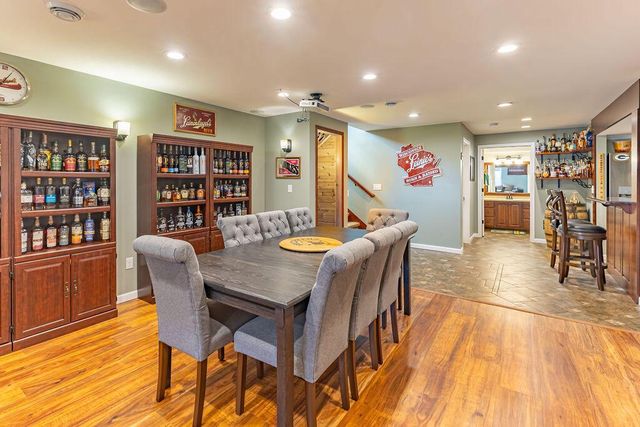 905 Pioneer DRIVE, Holmen, WI 54636