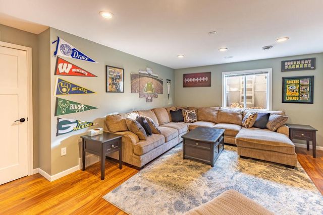 905 Pioneer DRIVE, Holmen, WI 54636