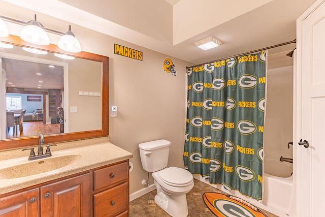 905 Pioneer DRIVE, Holmen, WI 54636