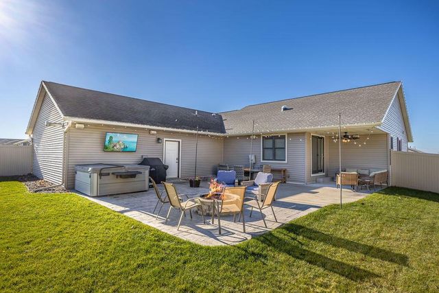 905 Pioneer DRIVE, Holmen, WI 54636