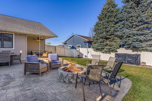 905 Pioneer DRIVE, Holmen, WI 54636