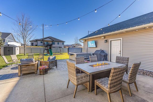 905 Pioneer DRIVE, Holmen, WI 54636