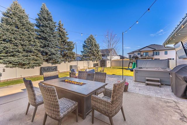 905 Pioneer DRIVE, Holmen, WI 54636