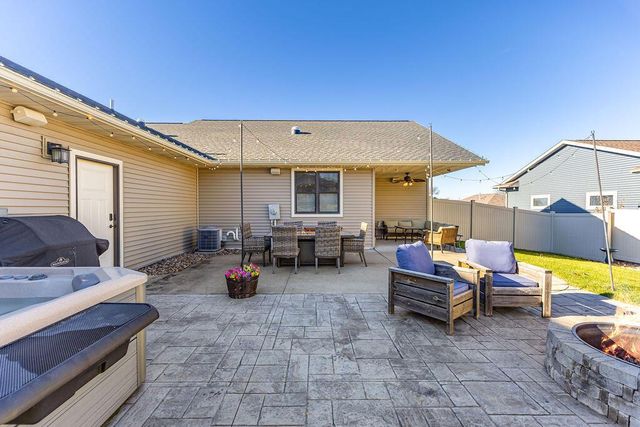 905 Pioneer DRIVE, Holmen, WI 54636