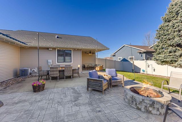 905 Pioneer DRIVE, Holmen, WI 54636