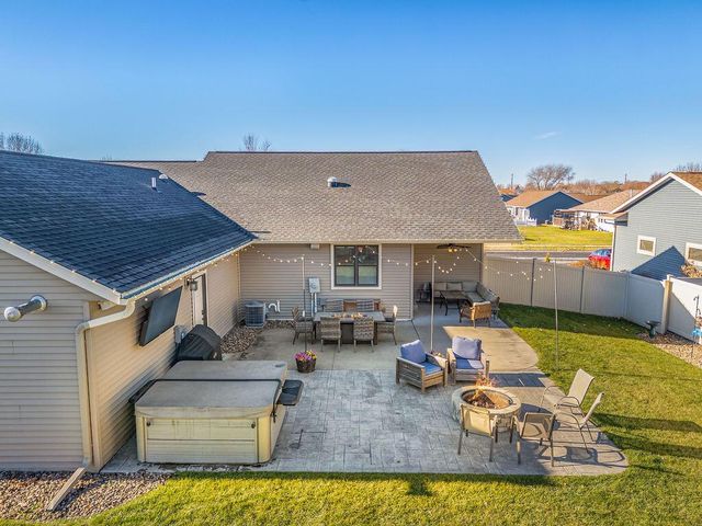 905 Pioneer DRIVE, Holmen, WI 54636