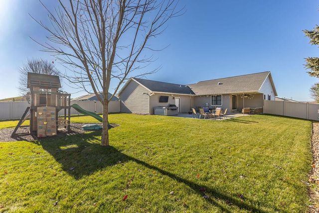 905 Pioneer DRIVE, Holmen, WI 54636