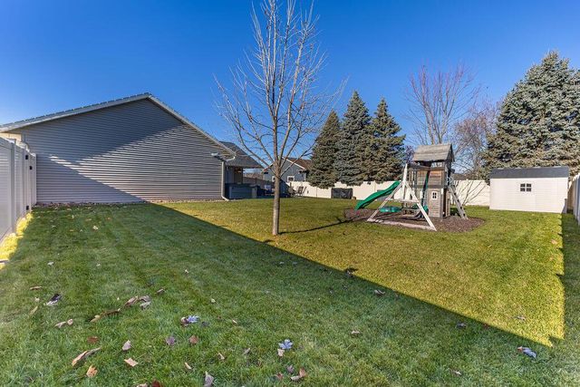 905 Pioneer DRIVE, Holmen, WI 54636