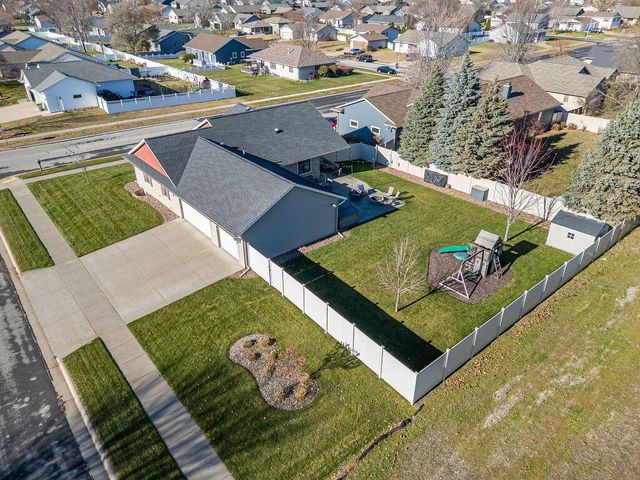905 Pioneer DRIVE, Holmen, WI 54636