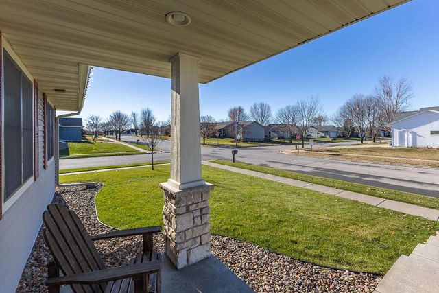 905 Pioneer DRIVE, Holmen, WI 54636