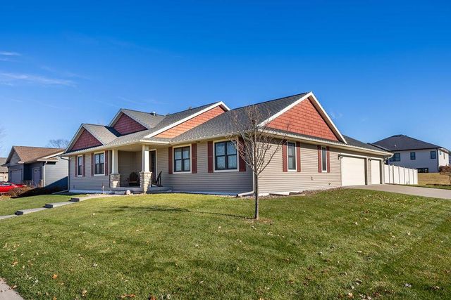905 Pioneer DRIVE, Holmen, WI 54636