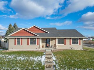 905 Pioneer DRIVE, Holmen, WI 54636