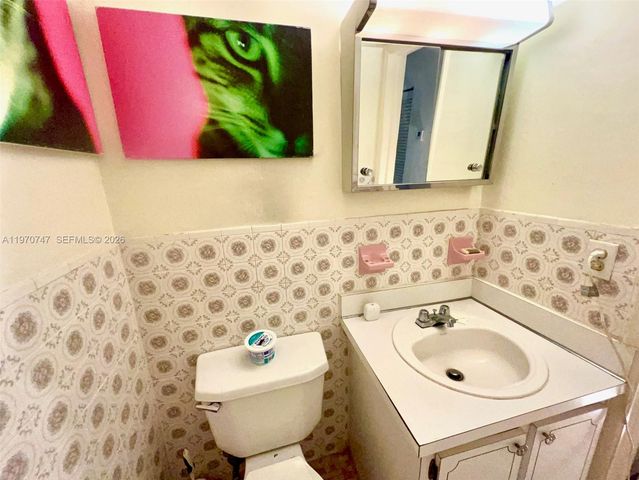 1658 Bay Rd 203, Miami Beach, FL 33139