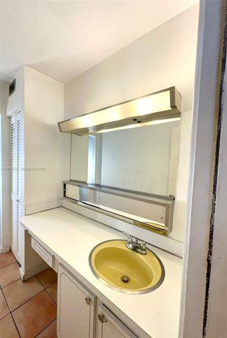 1658 Bay Rd 203, Miami Beach, FL 33139