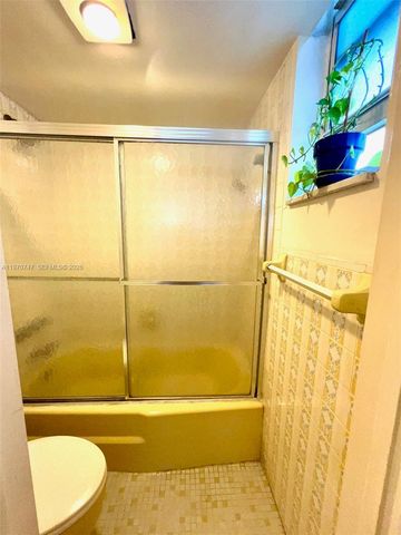 1658 Bay Rd 203, Miami Beach, FL 33139