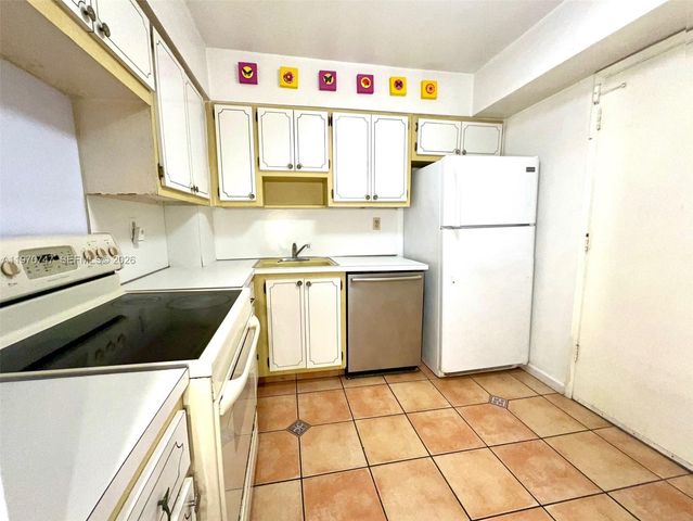 1658 Bay Rd 203, Miami Beach, FL 33139