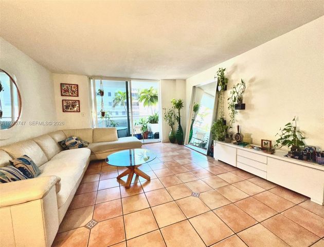 1658 Bay Rd 203, Miami Beach, FL 33139