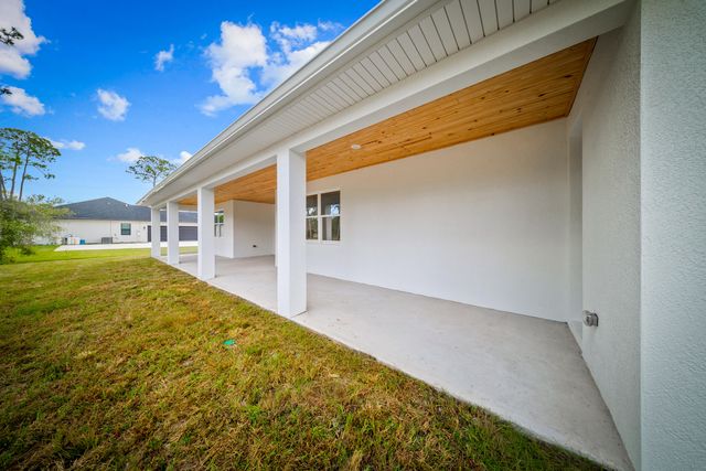 10652 Lighter Wood Lane, Fort Pierce, FL 34945