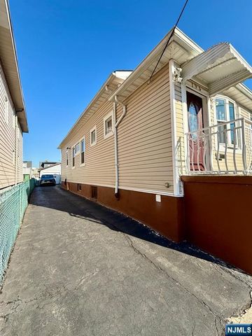 195 Maple Street, Kearny, NJ 07032