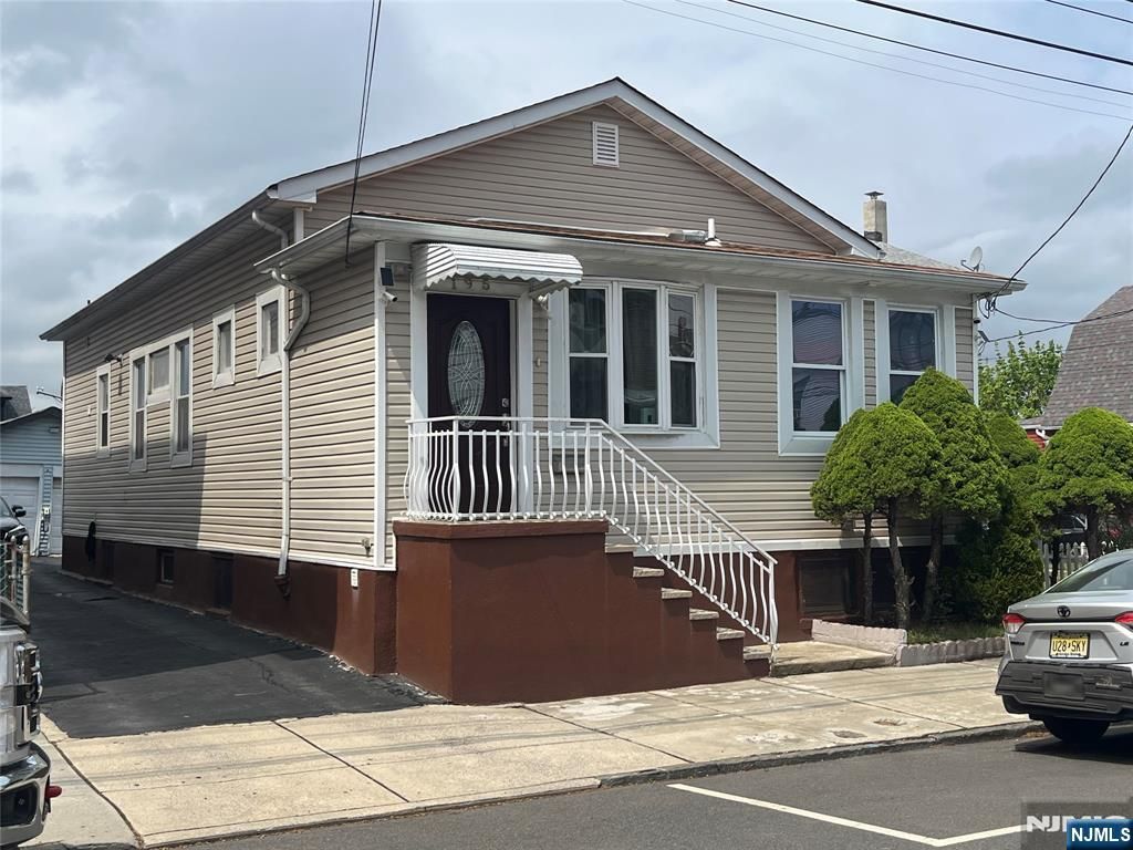 195 Maple Street, Kearny, NJ 07032