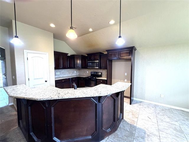 10900 SW 32nd Terrace, Yukon, OK 73099
