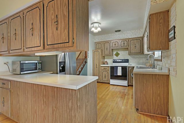 225 S Seymour Avenue, Mundelein, IL 60060