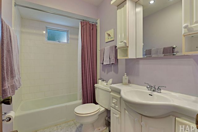 225 S Seymour Avenue, Mundelein, IL 60060