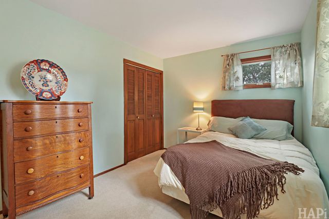 225 S Seymour Avenue, Mundelein, IL 60060