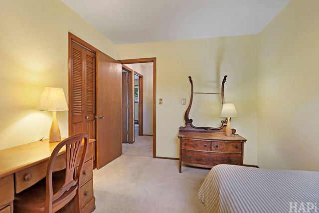 225 S Seymour Avenue, Mundelein, IL 60060