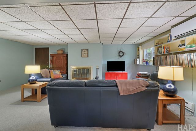 225 S Seymour Avenue, Mundelein, IL 60060