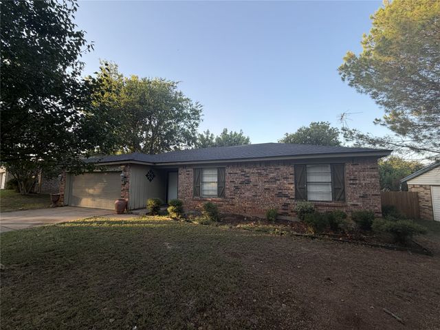 1411 Clearfield Drive, Cleburne, TX 76033