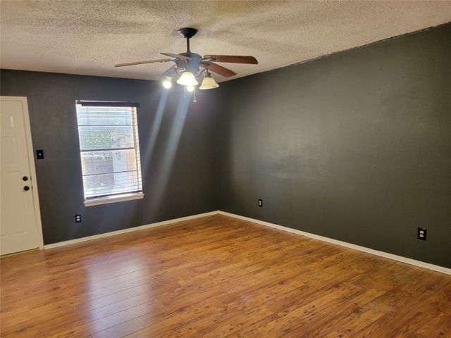 1411 Clearfield Drive, Cleburne, TX 76033