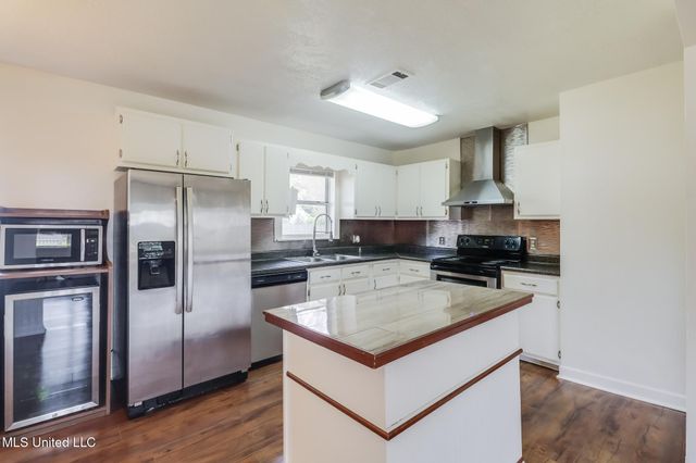 328 Seal Avenue, Long Beach, MS 39560