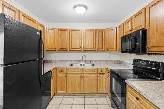 220 SE 71ST STREET, Gainesville, FL 32641
