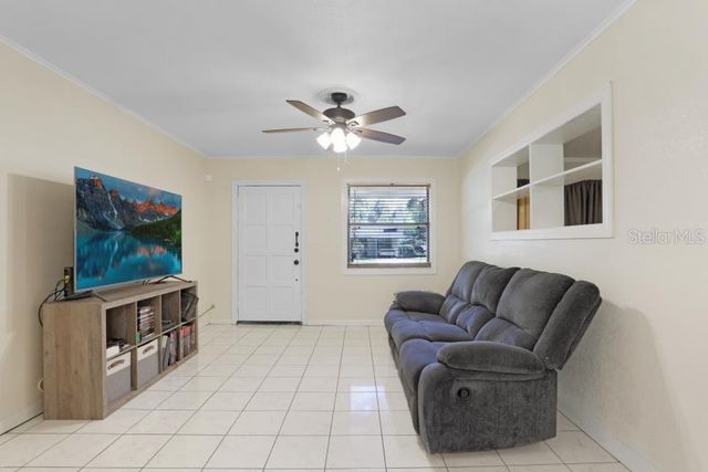 220 SE 71ST STREET, Gainesville, FL 32641