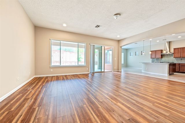 4689 Lluvia Encantada, Santa Fe, NM 87507