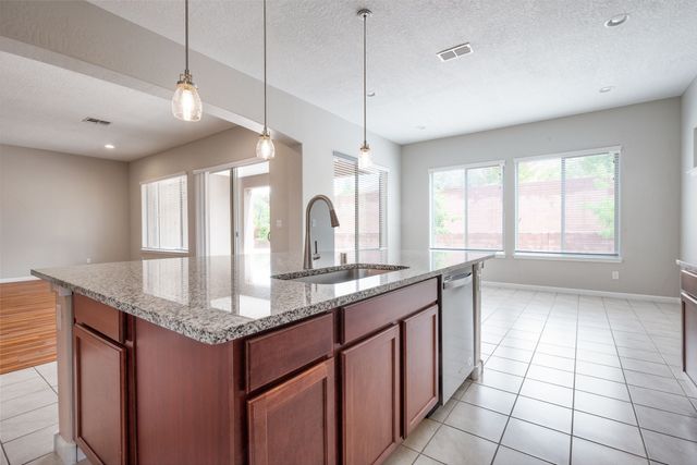 4689 Lluvia Encantada, Santa Fe, NM 87507