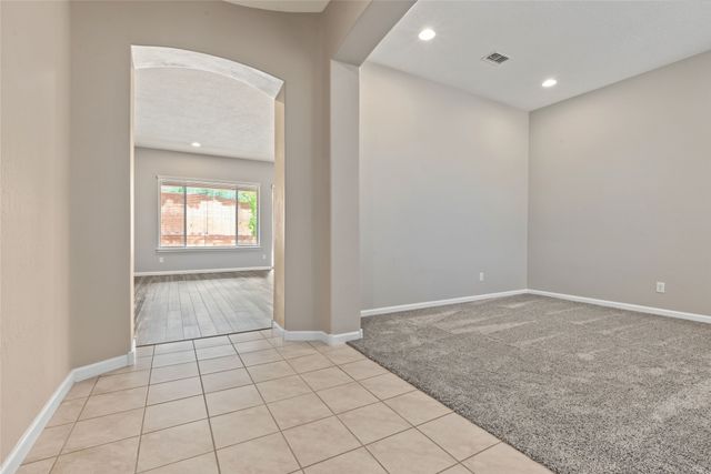 4689 Lluvia Encantada, Santa Fe, NM 87507