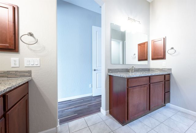 4689 Lluvia Encantada, Santa Fe, NM 87507